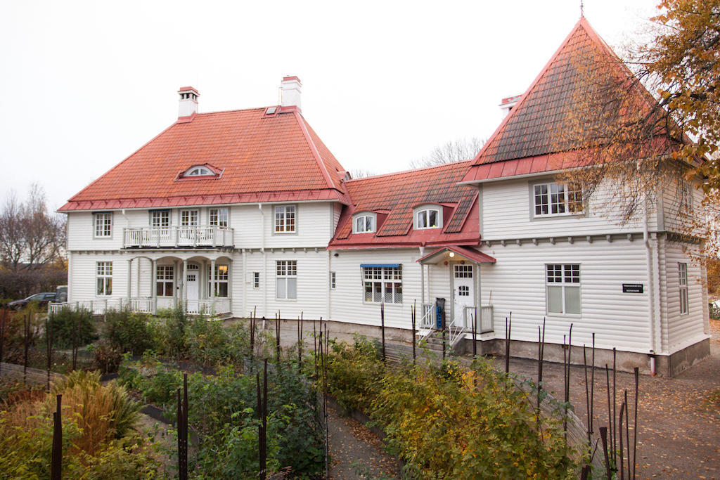 Wij Traedgardar Hotel Ockelbo Exterior photo